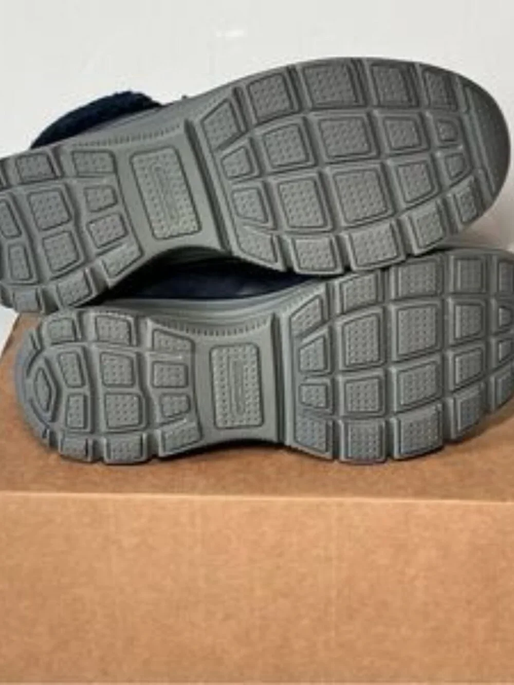 Skechers zip closure